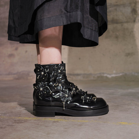 Trudi Flowers - Black