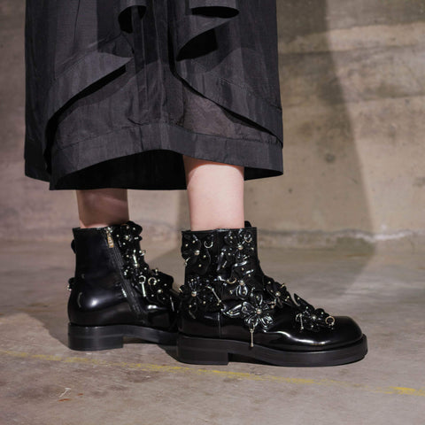 Trudi Flowers - Black