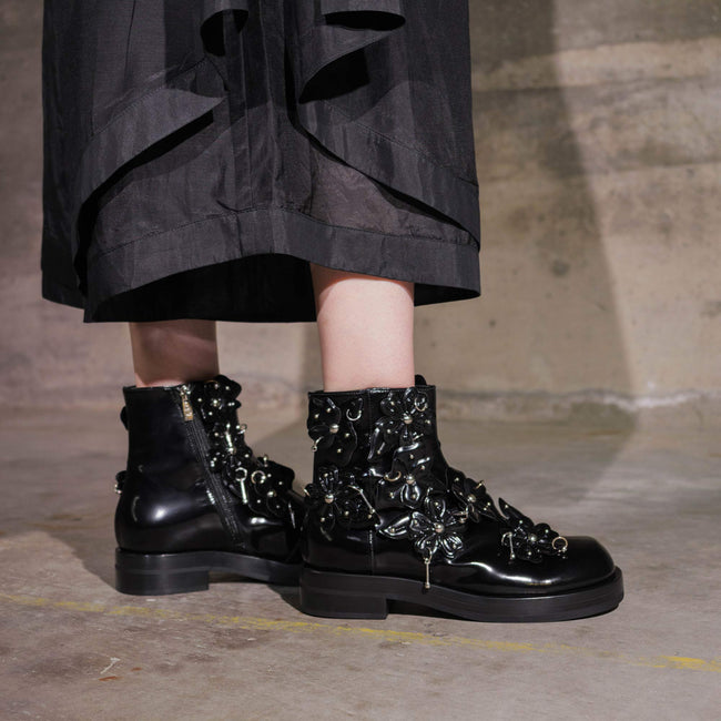 Trudi Flowers - Black