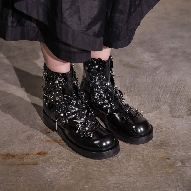 Trudi Flowers - Black