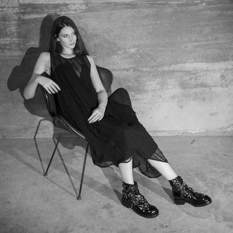 Trudi Flowers - Black