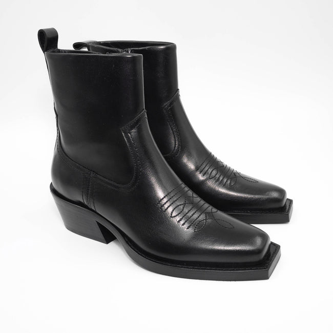 Cubist Western - Black