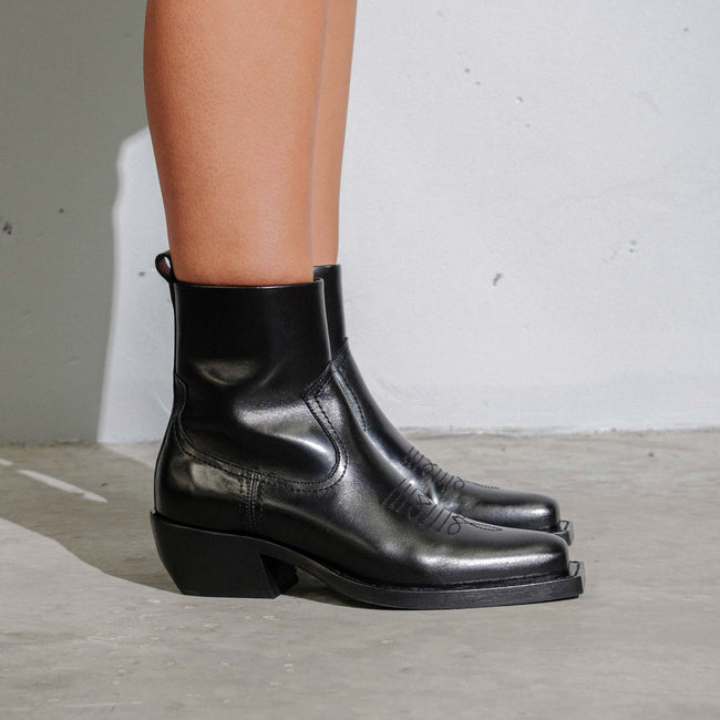 Cubist Western - Black