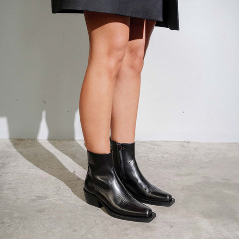 Cubist Western - Black