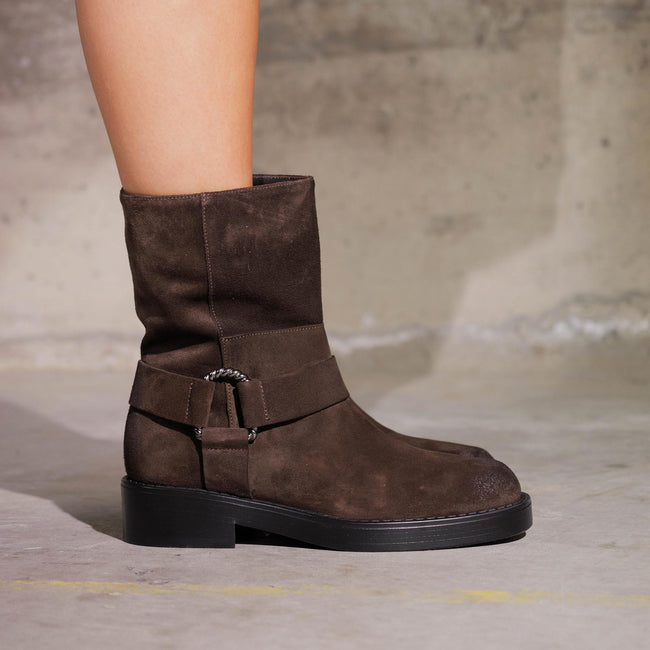 Arno - Espresso Suede