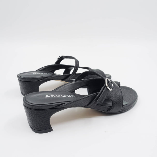 Livia Slide - Black