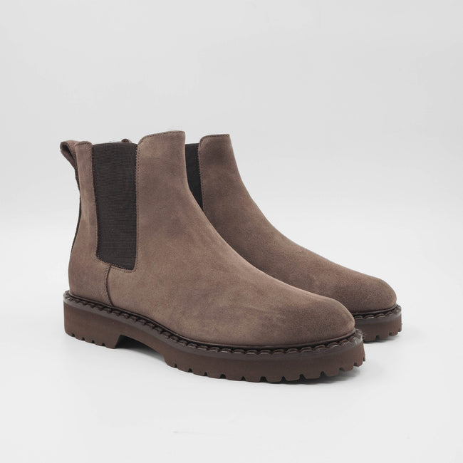 Reuss - Fawn Suede