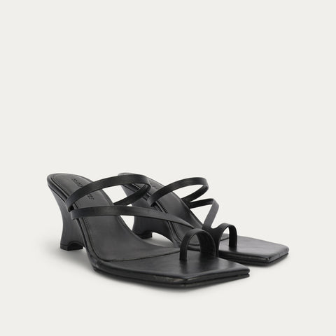 Ariadne Wedge - Black