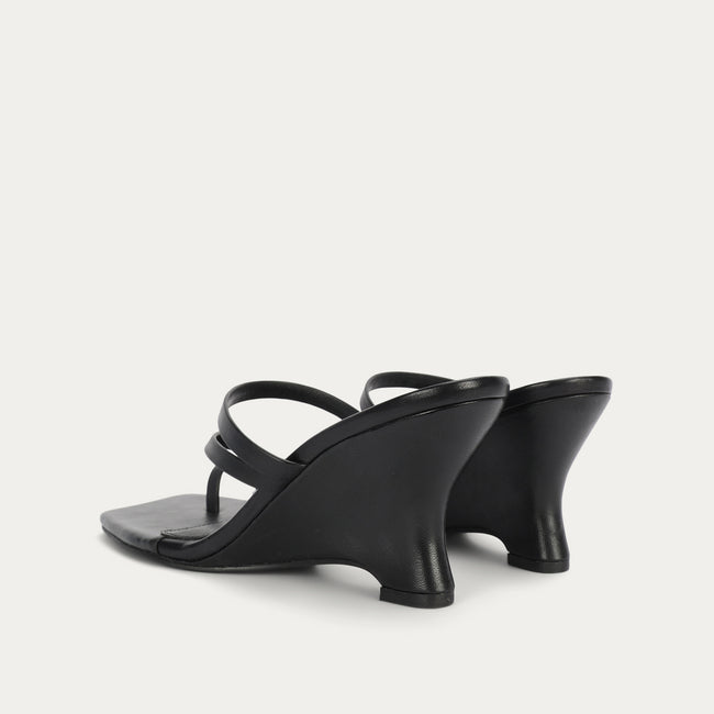 Ariadne Wedge - Black