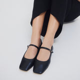 Madi Flat - Black