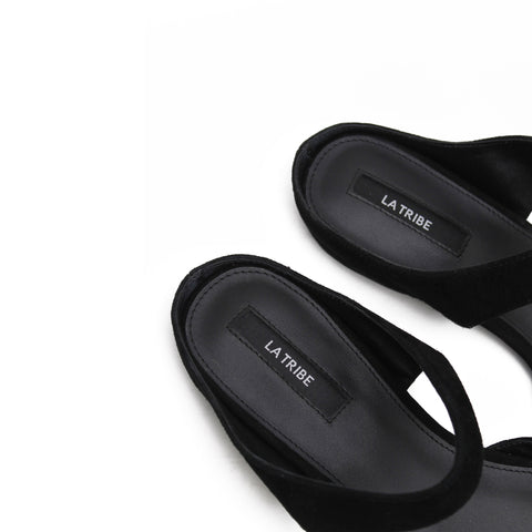 Pointed Mule - Black Suede