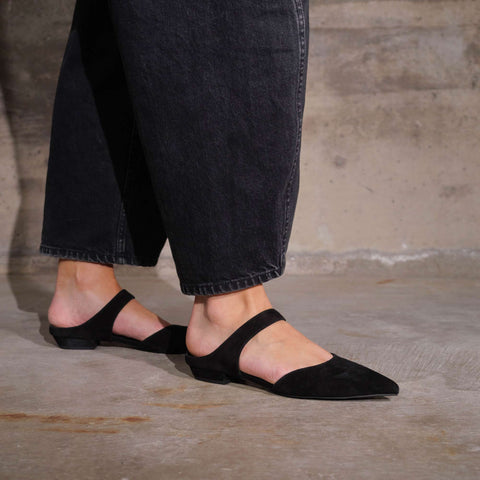 Pointed Mule - Black Suede