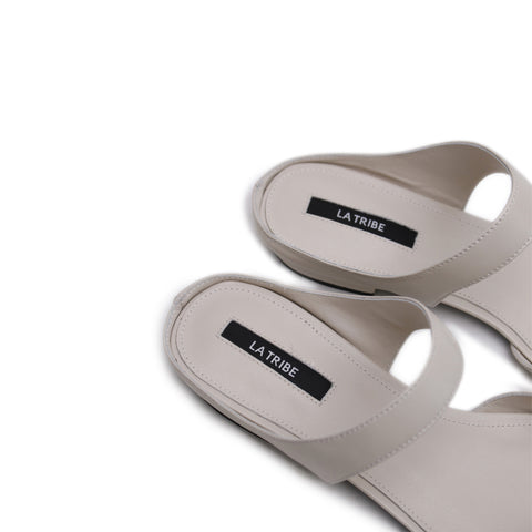 Pointed Mule - Eggshell