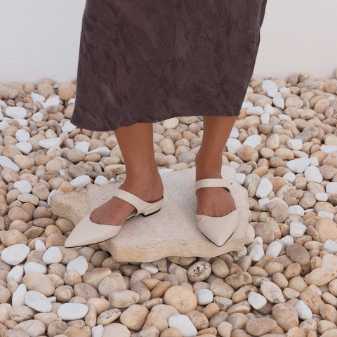 Pointed Mule - Eggshell