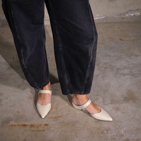 Pointed Mule - Eggshell