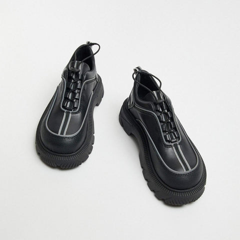 Valle Brogues - Black