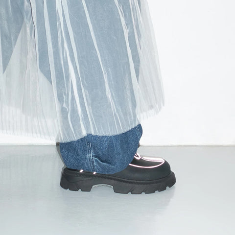 Valle Brogues - Black