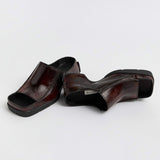 Ertha - Glossy Brown