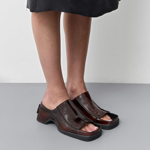 Ertha - Glossy Brown