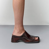 Ertha - Glossy Brown