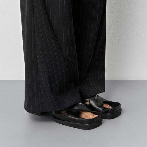 Nira - Black