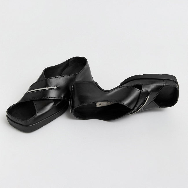 Nira - Black