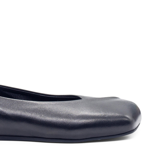 Livia - Black