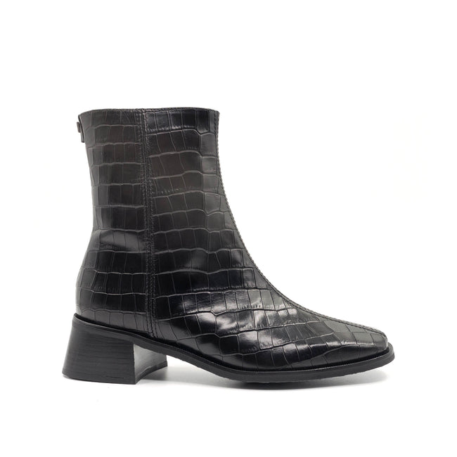 Neville - Black Croc