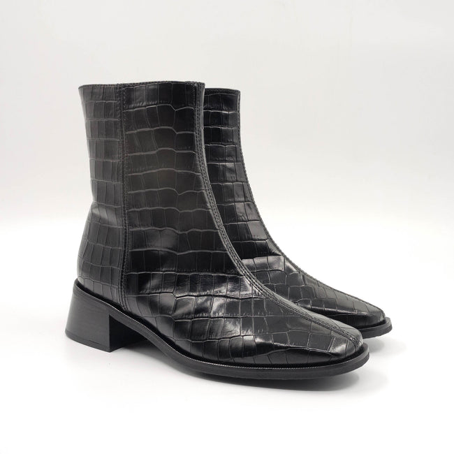 Neville - Black Croc