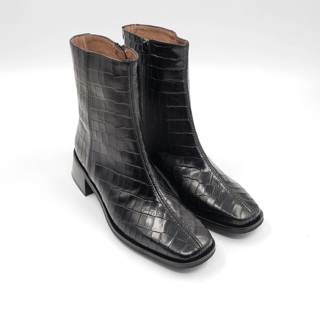 Neville - Black Croc