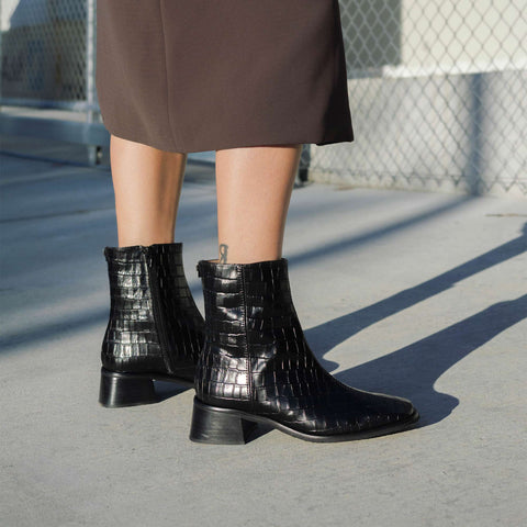 Neville - Black Croc