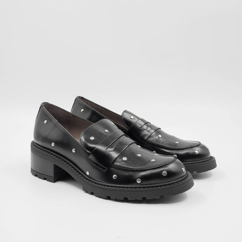 Nikolai - Black Stud
