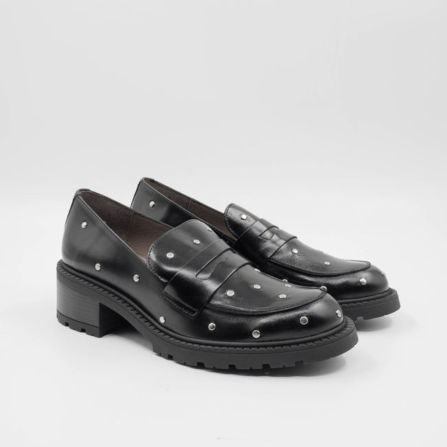 Nikolai - Black Stud