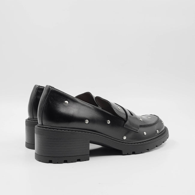 Nikolai - Black Stud