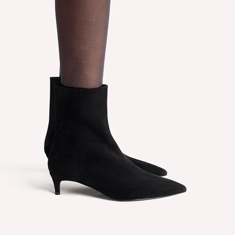 Noma - Black Suede