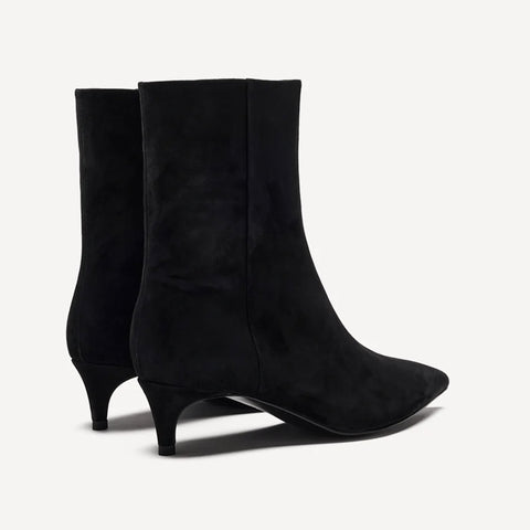 Noma - Black Suede